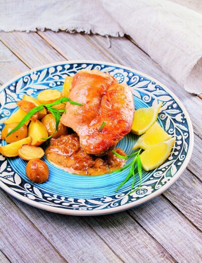 Zaječí hřbet na víně