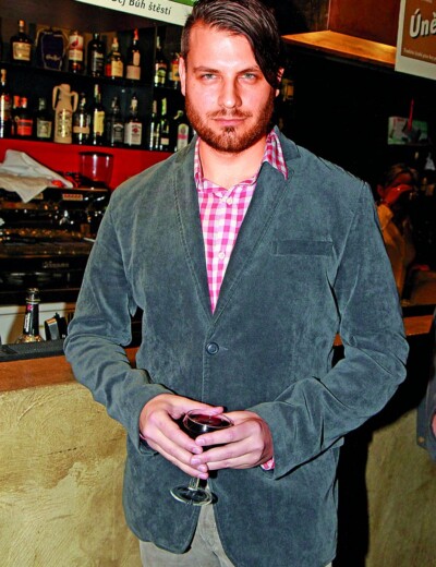 Petr Svoboda: Žebrá o peníze od lidí