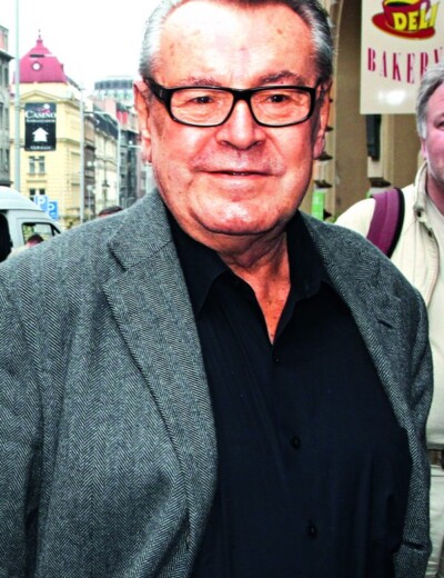 Miloš Forman – Čest jeho památce,  prohlásil česky Danny DeVito