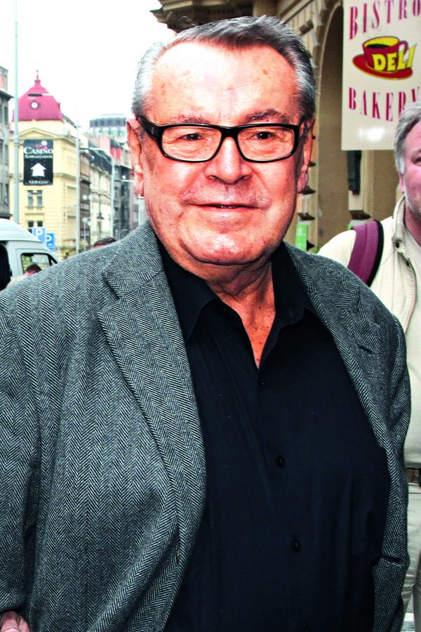 Miloš Forman – Čest jeho památce,  prohlásil česky Danny DeVito