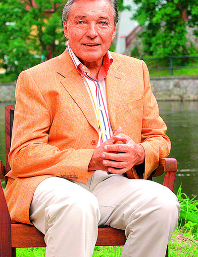 Karel Gott: Další protekce pro obě dcerušky