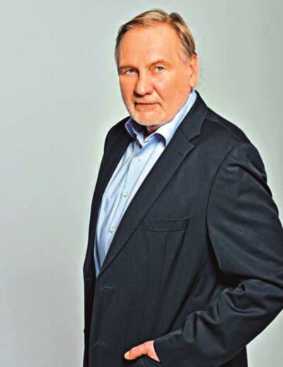 Mistr rolí lékařů a rozervanců pronásledovaných běsy