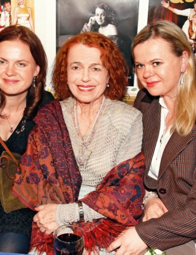 Nechá se nakonec Janžurová dcerami ovládnout?