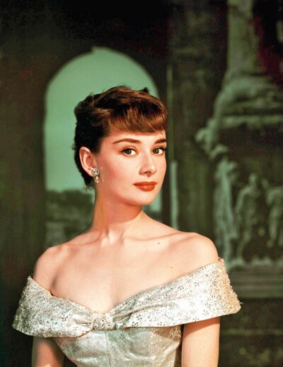 Herečku Audrey Hepburn donutili, aby zásnuby oznámila v domě tajného milence!