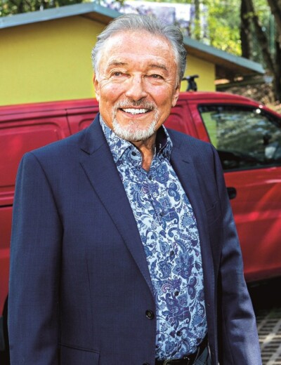 Romantickou lásku znal Karel Gott už od patnácti, tu fyzickou až kolem dvacítky!