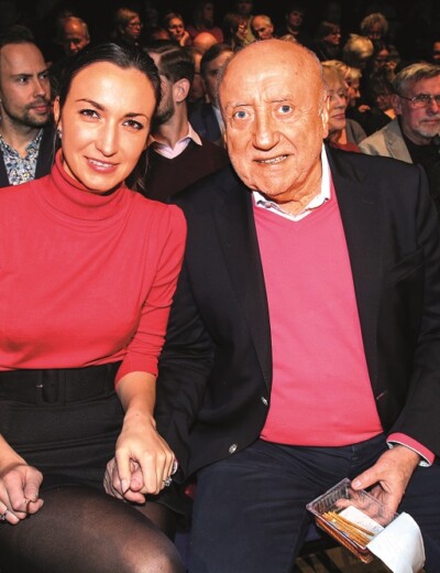 Prchla s milencem před virem