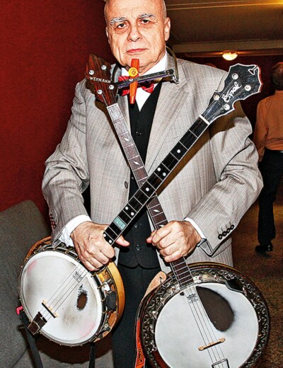 Ivan Mládek utekl se ženou na Západ, ale stýskalo se mu a tak se vrátil!