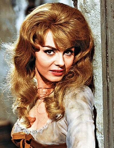 Nejslavnější role úplně zničila Michèle Mercier kariéru!