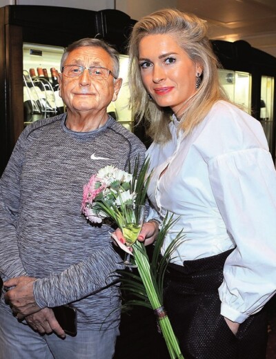 Chtěla by, aby byl její manžel ještě bohatší