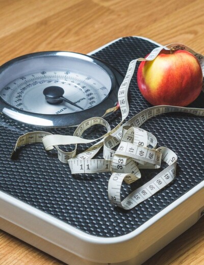 Jak hubnou hvězdy? Chytře!