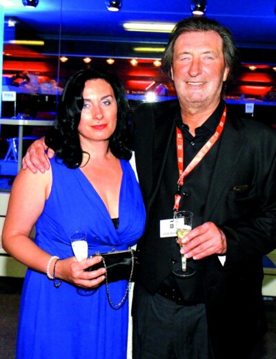 Oblíbený herec se zbavil dluhů a tajně se oženil