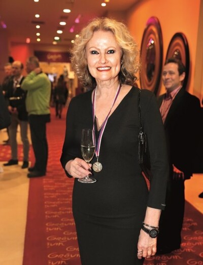 Hana Buštíková – Manžel jí utekl za kopečky