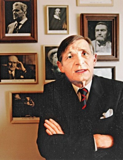 Jiří Kodet se snažil budit dojem elegána, ale na ženy křičel a kolegyním nadával!