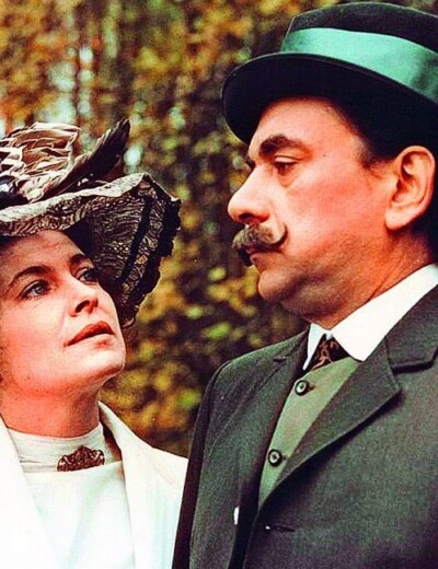 Krasavec s uhrančivýma očima nakonec našel lásku