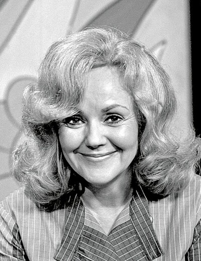 Poté, co Štěpánku Haničincovou vyhodili z televize, brala prášky na depresi a zapíjela je becherovkou!