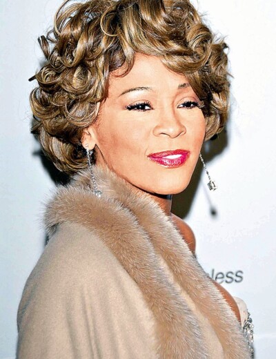Kvůli špatnému partnerovi padla Whitney Houston na úplné dno!