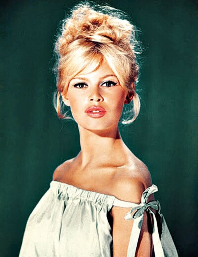 Rodiče zakázali Brigitte Bardot svatbu a ona se pokusila o sebevraždu!