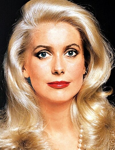 Obě děti Catherine Deneuve byly nemanželské!