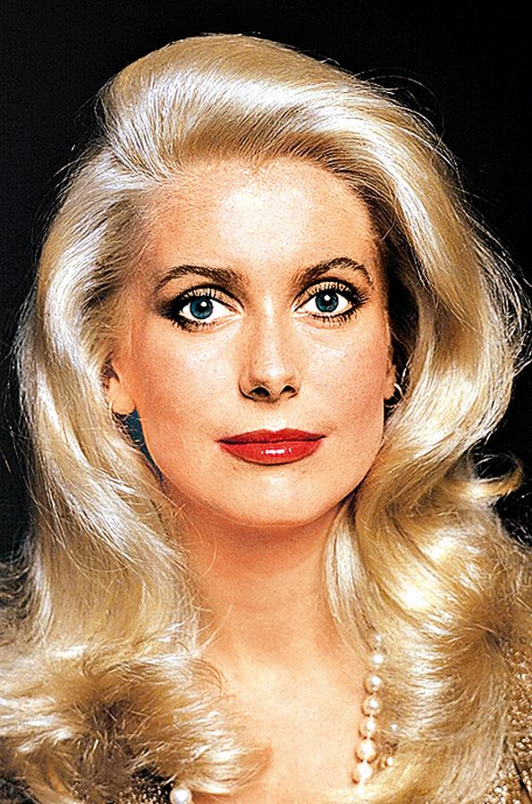 Obě děti Catherine Deneuve byly nemanželské!