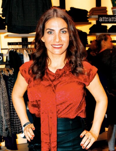 Sexy Eva Decastelo válčí s ostrou sokyní