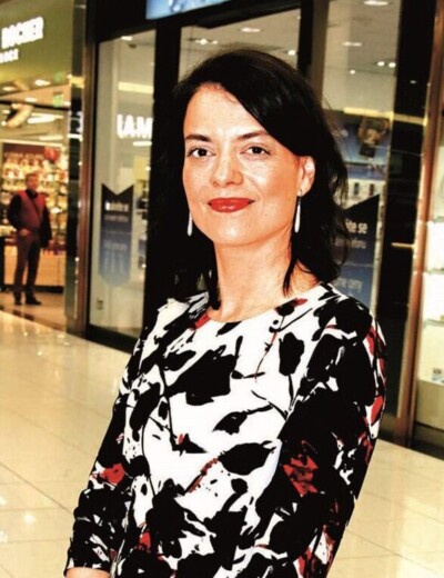 Počká, až jí vyrostou prsa