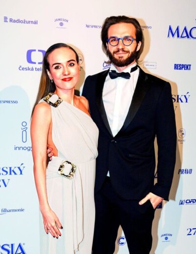 Záchranář Ramba! Žehlí za ni kdeco a pak od ní utíká…