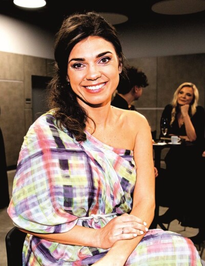 Skrývá Pfauserová pod šaty těhotenské bříško?