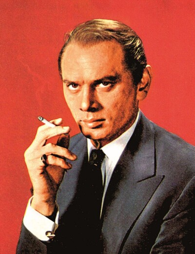 Yul Brynner kouřil už od dvanácti a doplatil na to!