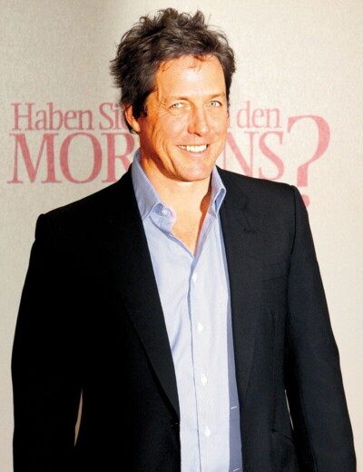 Než se Hugh Grant oženil, měl s partnerkou tři děti!