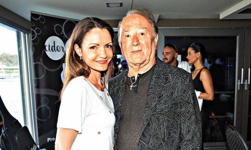 Petr Janda se zamiloval do osmnáctileté fanynky