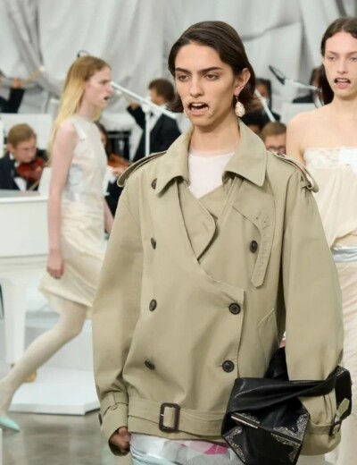 Glenn Martens představuje svou vizi pro Maison Margiela jaro 2026