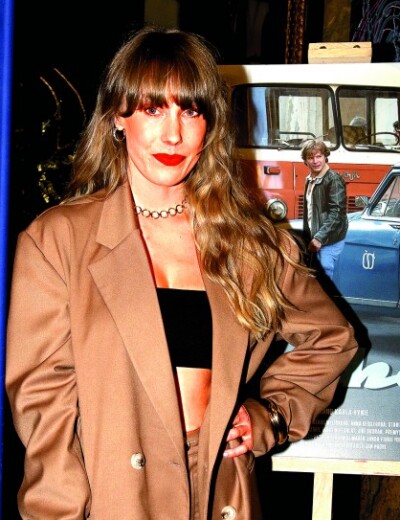 Chtěla by snad Krejčíková svést zadaného kolegu?