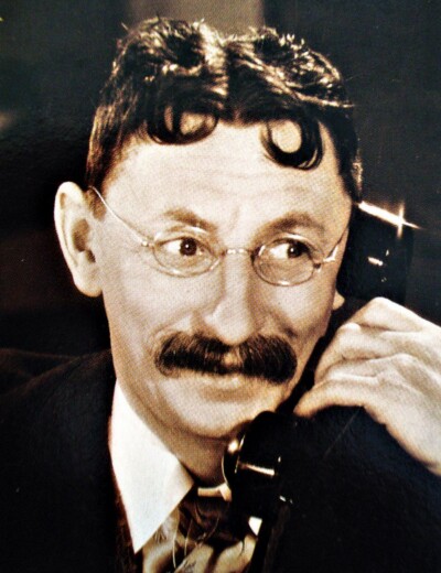 Budoucí král Vlasta Burian ohrozil svou kariéru dezercí