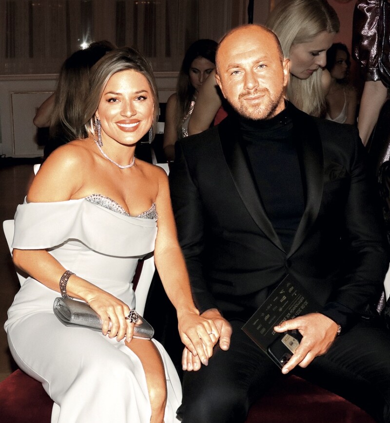 Je Perkausová potřetí těhotná?