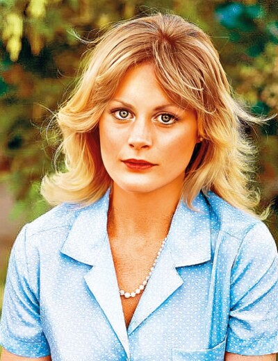 Beverly D’Angelo má s Al Pacinem dvojčata, ale zůstala na ně sama