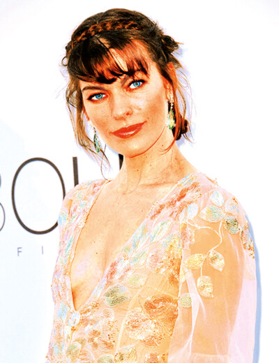 Jovovich už není hračkou ambiciózní matky