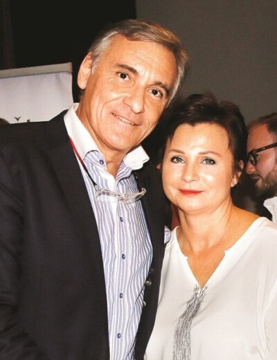 Jan Čenský ukázal světu manželku