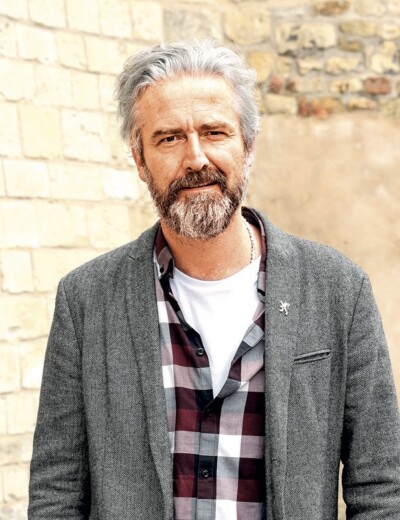 Idylka? Doma je prý Zach na vše docela sám!