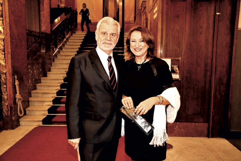 Nařídil Adamovské manžel bezodkladný konec?