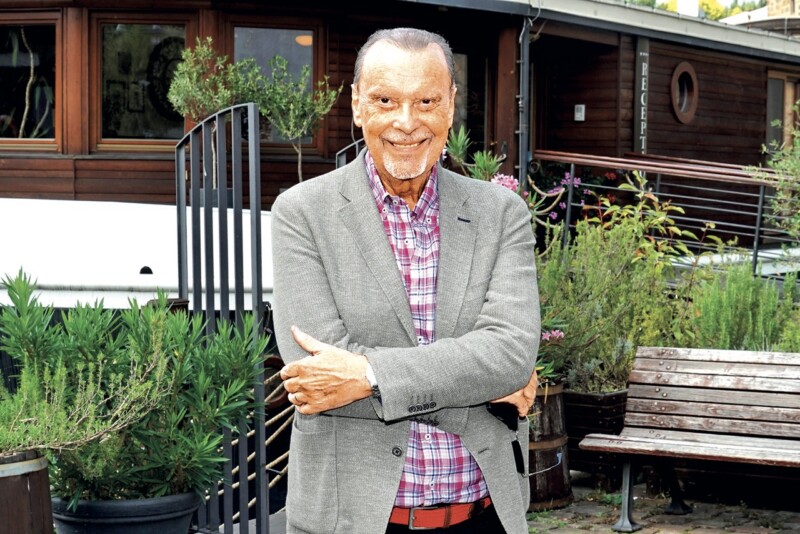 Má Margita slušně políčeno na blond krasavici?