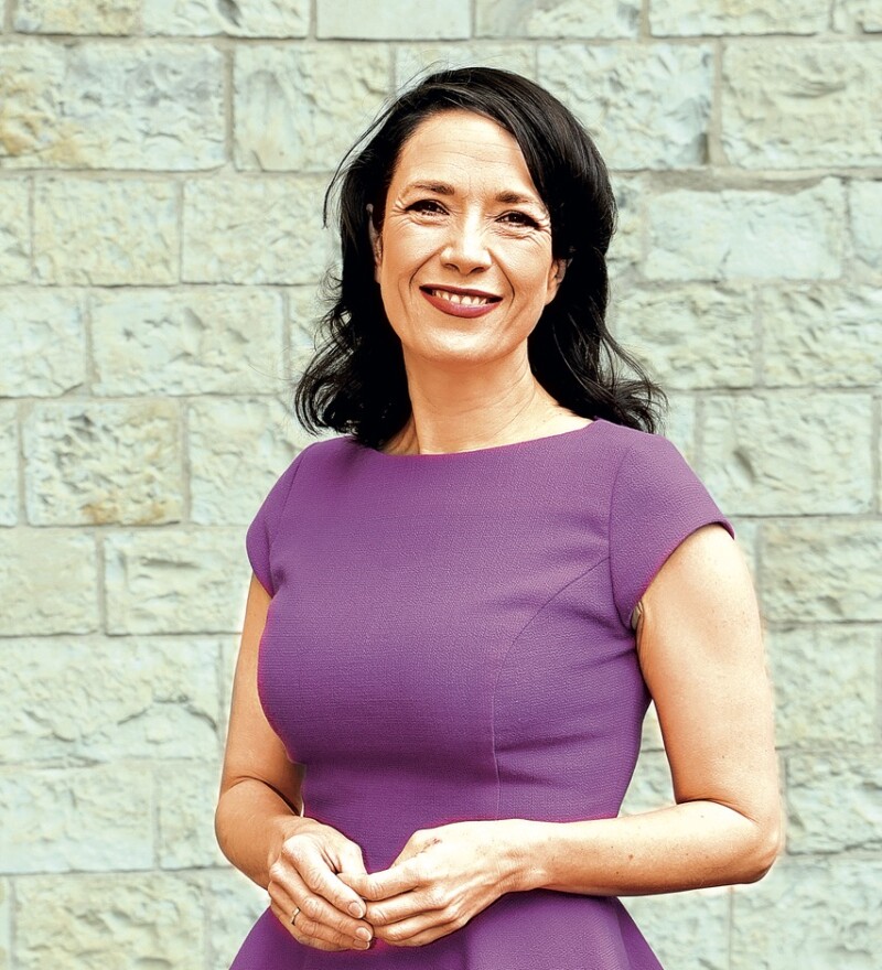 Toleruje Kostková manželovi mladší milenku?