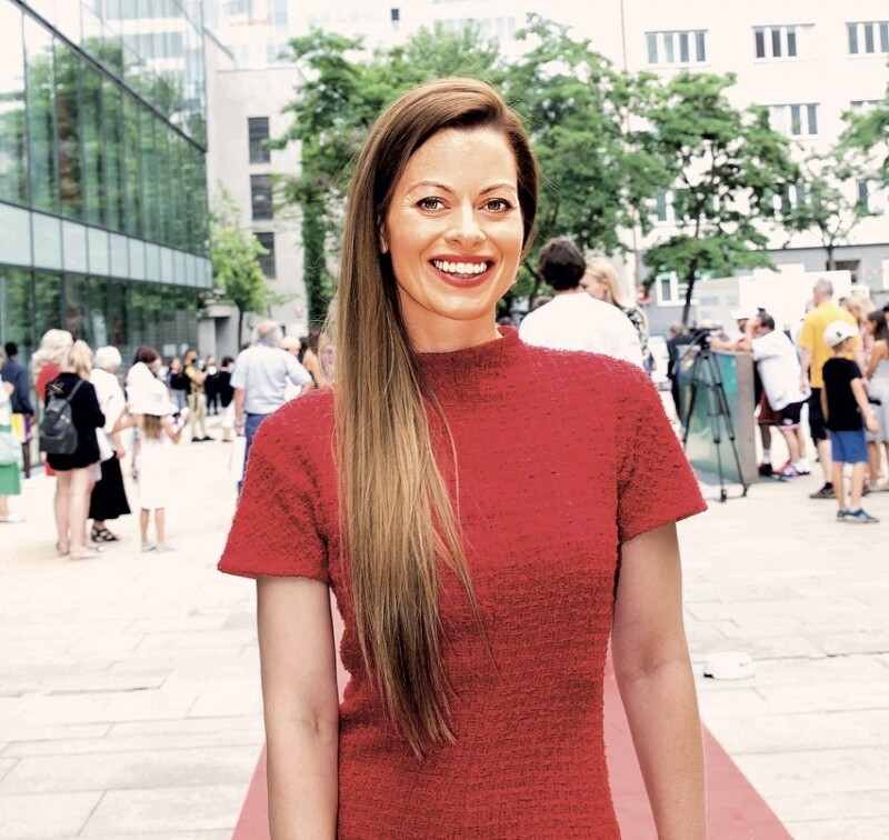 Snaží se zatím Holišová ještě skrýt velké tajemství?