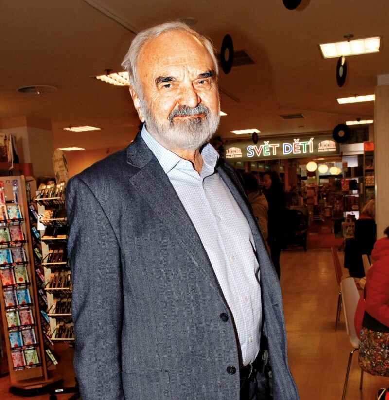 Bývalý kantor a neúnavný král komedií Zdeněk Svěrák