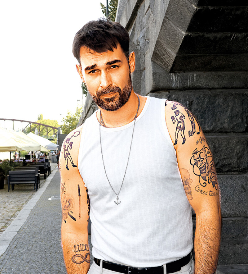 Užívá si Vacula rád s fanynkami?