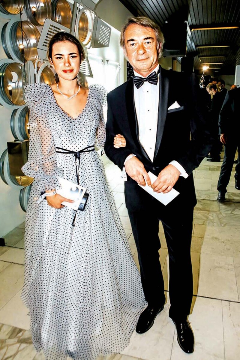 Kvůli otci je Dvořáková zase sama?