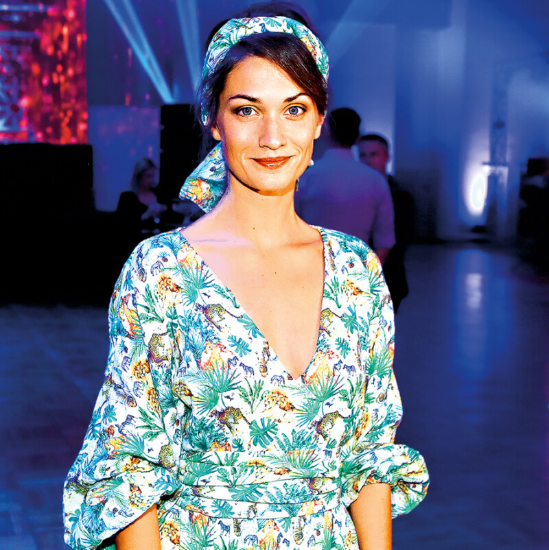 Je Macková těhotná s tajemným cizincem?