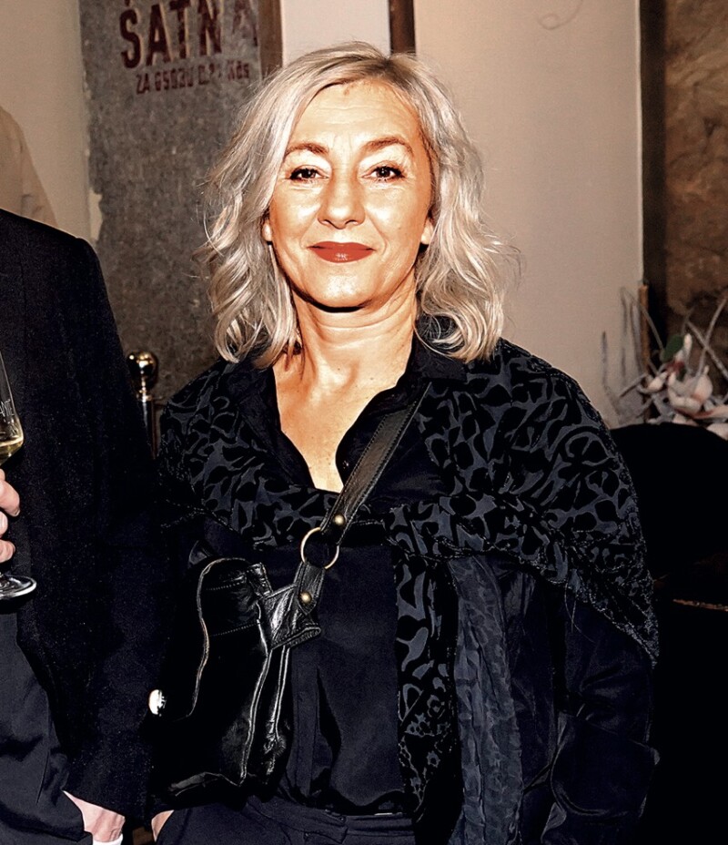 Táhne to Hybnerová se dvěma muži?