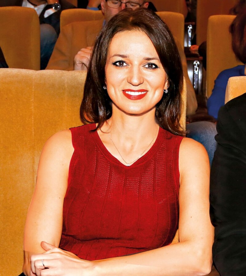 Svedl Gondíkovou známý sukničkář?