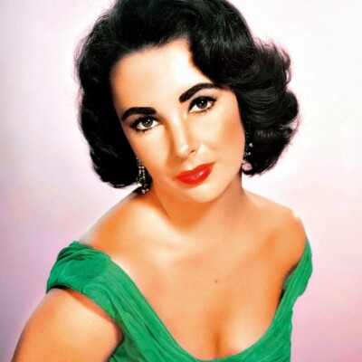 Krásné fialkové oči Elizabeth Taylor doháněly muže k šílenství