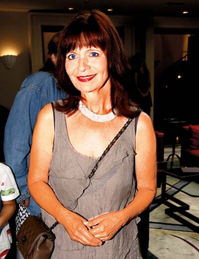 Kdo Krbovou doprovází na cestách?